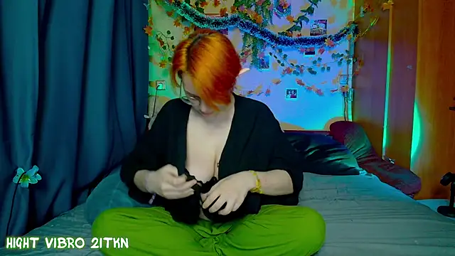 TrickyKitsune online show from 12/04/25, 01:31