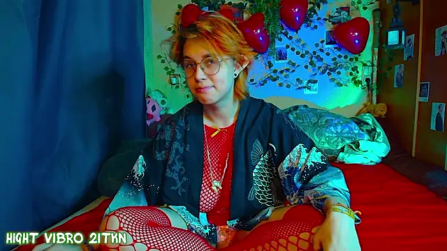 TrickyKitsune online show from 02/16/26, 04:58