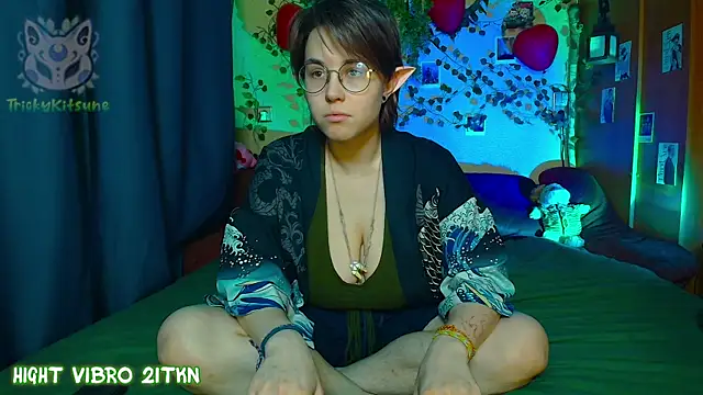 TrickyKitsune online show from 04/05/26, 03:09