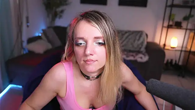 Magnetic Amy online show from 02/12/25, 01:16