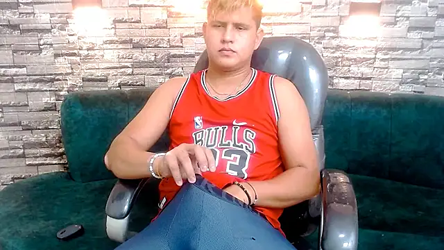 Warning Boy online show from 12/27/24, 05:09