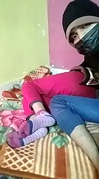 Snapshot of Coupleshow47 chatting on 01/05/25, 07:17 Coupleshow47 online show from 01/05/25, 07:17