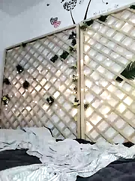 Snapshot of Mia_WAll chatting on 01/22/25, 01:10 Mia WAll online show from 01/22/25, 01:10