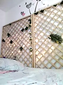 Snapshot of Mia_WAll chatting on 01/28/25, 03:25 Mia WAll online show from 01/28/25, 03:25