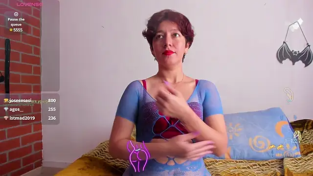 Laura hellss online show from 02/08/25, 04:57