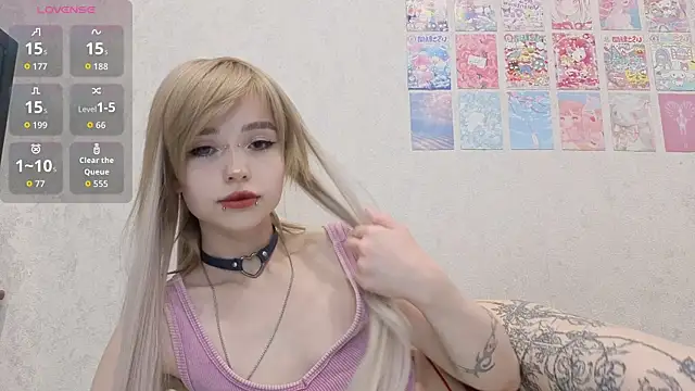 Snapshot of emodreamgirl chatting on 06/14/26, 03:58 emodreamgirl online show from 06/14/26, 03:58