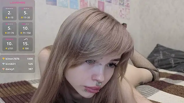 Snapshot of emodreamgirl chatting on 07/10/26, 10:34 emodreamgirl online show from 07/10/26, 10:34
