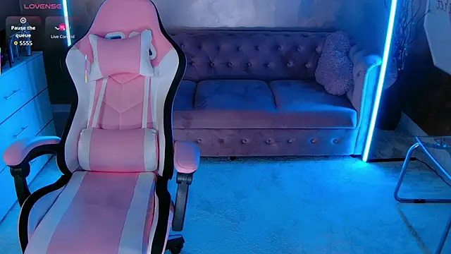 Snapshot of evanew_ chatting on 11/06/25, 05:25 evanew online show from 11/06/25, 05:25