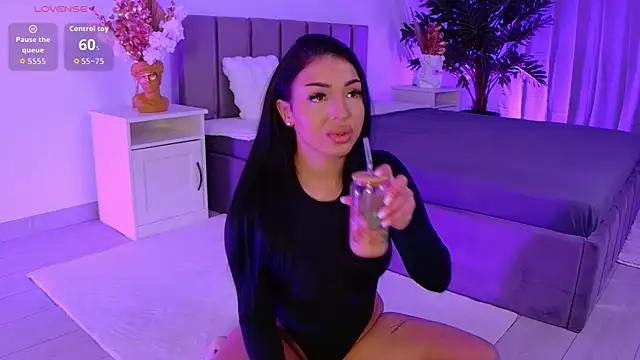 Snapshot of evanew_ chatting on 02/11/26, 06:13 evanew online show from 02/11/26, 06:13