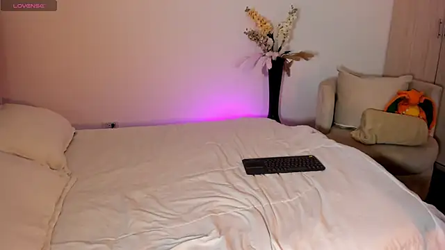 rachaeldeckard   online show from 09/10/25, 06:24