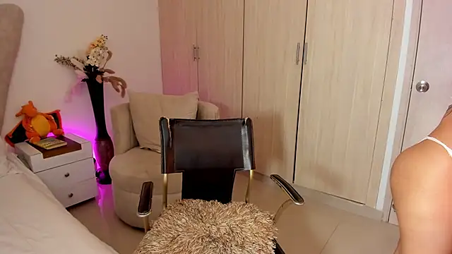 rachaeldeckard   online show from 10/12/25, 03:05