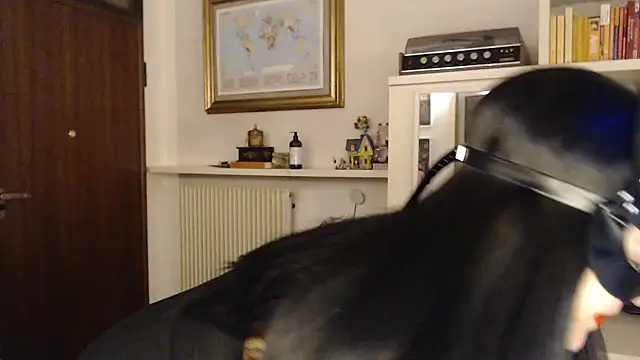 Snapshot of LasolitaAuri chatting on 02/10/25, 10:09 LasolitaAuri online show from 02/10/25, 10:09