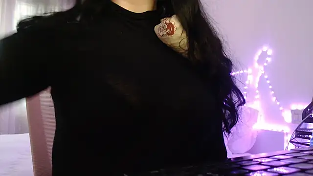 LasolitaAuri online show from 02/05/26, 03:16