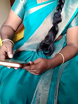 Snapshot of Tamil_roja69 chatting on 12/25/24, 04:33 Tamil roja69 online show from 12/25/24, 04:33