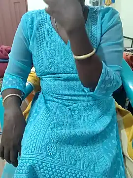 Snapshot of Tamil_roja69 chatting on 01/05/25, 01:15 Tamil roja69 online show from 01/05/25, 01:15