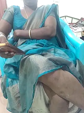 Snapshot of Tamil_roja69 chatting on 02/13/25, 04:28 Tamil roja69 online show from 02/13/25, 04:28