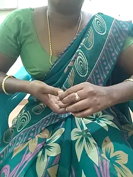 Snapshot of Tamil_roja69 chatting on 02/14/25, 04:52 Tamil roja69 online show from 02/14/25, 04:52