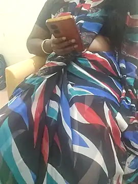 Snapshot of Tamil_roja69 chatting on 02/19/25, 04:33 Tamil roja69 online show from 02/19/25, 04:33