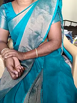 Snapshot of Tamil_roja69 chatting on 03/10/25, 05:33 Tamil roja69 online show from 03/10/25, 05:33