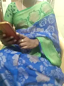 Snapshot of Tamil_roja69 chatting on 03/12/25, 04:13 Tamil roja69 online show from 03/12/25, 04:13