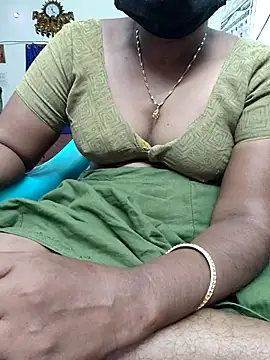 Snapshot of Tamil_roja69 chatting on 09/13/25, 05:46 Tamil roja69 online show from 09/13/25, 05:46