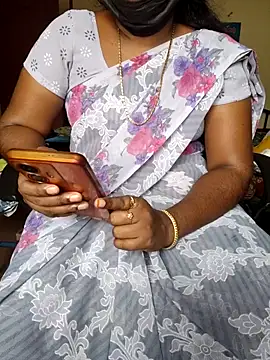 Snapshot of Tamil_roja69 chatting on 10/13/25, 06:24 Tamil roja69 online show from 10/13/25, 06:24