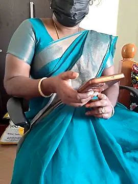 Snapshot of Tamil_roja69 chatting on 11/15/25, 05:05 Tamil roja69 online show from 11/15/25, 05:05