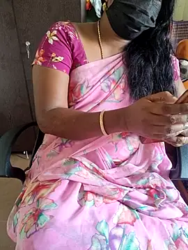 Snapshot of Tamil_roja69 chatting on 05/08/26, 07:14 Tamil roja69 online show from 05/08/26, 07:14
