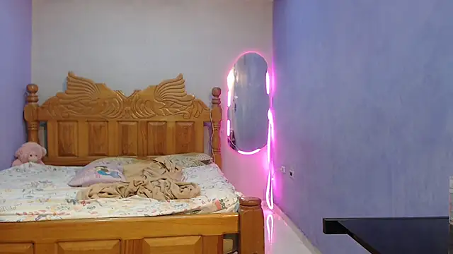 Coral0403 online show from 12/01/25, 04:23