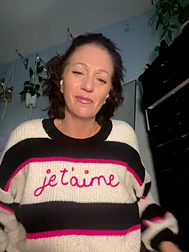 AlessasRoom online show from 11/16/25, 09:53