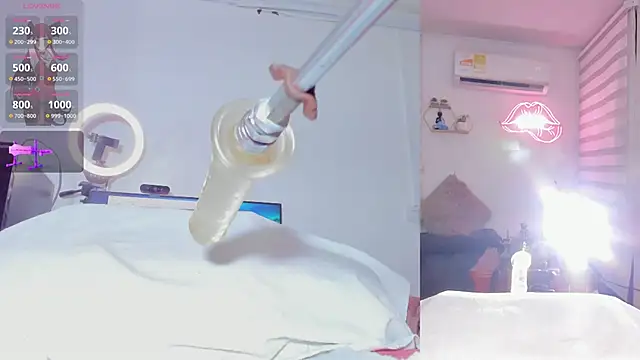 Maria Jones  online show from 12/19/25, 01:12