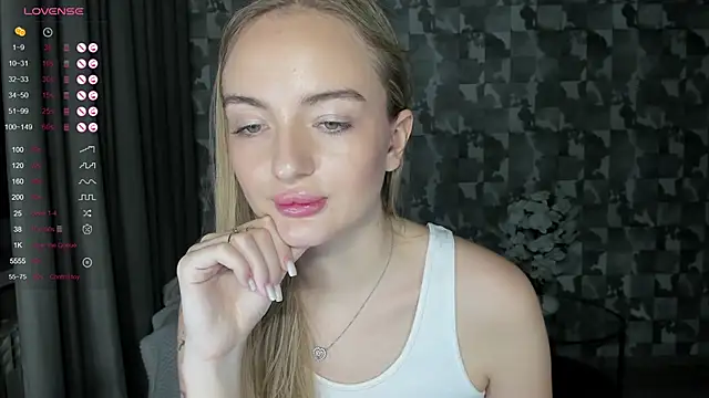 A delina online show from 11/13/25, 03:33