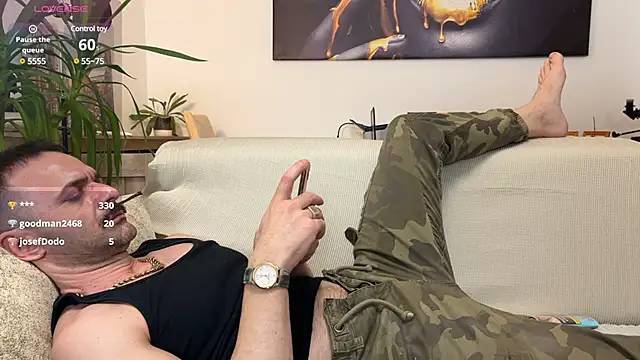 Snapshot of Asmodeuss666 chatting on 02/08/25, 08:32 Asmodeuss666 online show from 02/08/25, 08:32