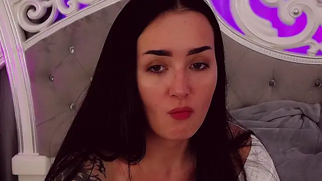 KimKhallifa online show from 01/29/25, 10:37