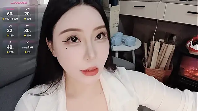 Caicai-a online show from 12/04/25, 08:34