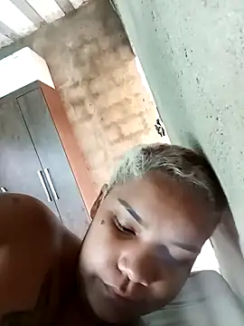 Snapshot of tigresaDot chatting on 12/29/24, 02:52 tigresaDot online show from 12/29/24, 02:52