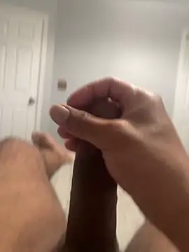 Snapshot of MrLatinKing chatting on 01/01/25, 11:27 MrLatinKing online show from 01/01/25, 11:27