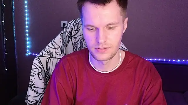 Snapshot of Leonnextdoor chatting on 12/28/24, 03:15 Leonnextdoor online show from 12/28/24, 03:15