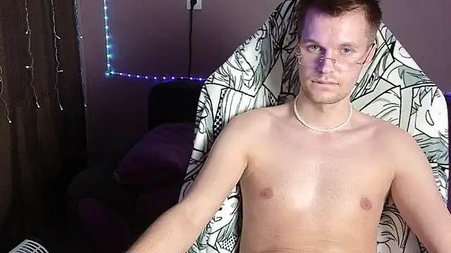 Snapshot of Leonnextdoor chatting on 12/28/24, 06:29 Leonnextdoor online show from 12/28/24, 06:29