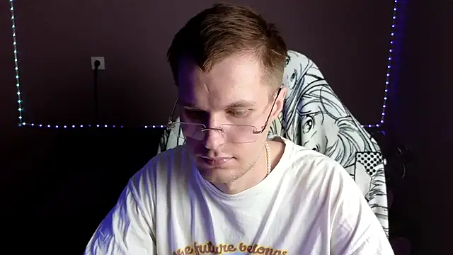 Snapshot of Leonnextdoor chatting on 01/02/25, 09:54 Leonnextdoor online show from 01/02/25, 09:54