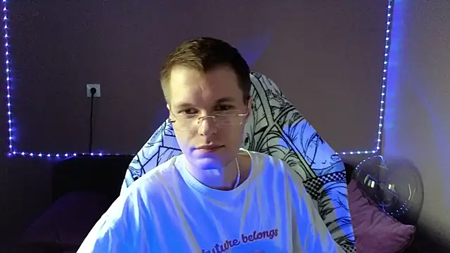 Snapshot of Leonnextdoor chatting on 01/08/25, 06:52 Leonnextdoor online show from 01/08/25, 06:52