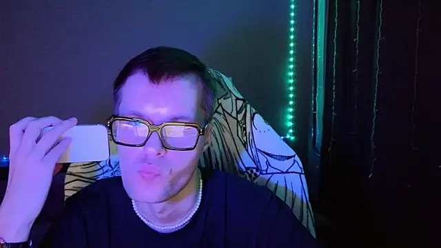 Snapshot of Leonnextdoor chatting on 01/17/25, 11:06 Leonnextdoor online show from 01/17/25, 11:06