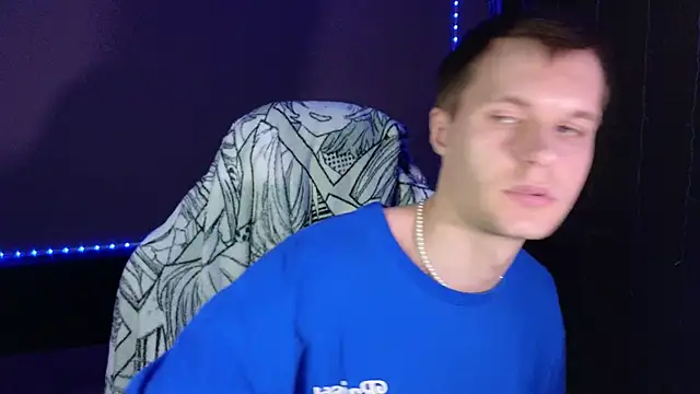 Snapshot of Leonnextdoor chatting on 01/28/25, 11:38 Leonnextdoor online show from 01/28/25, 11:38