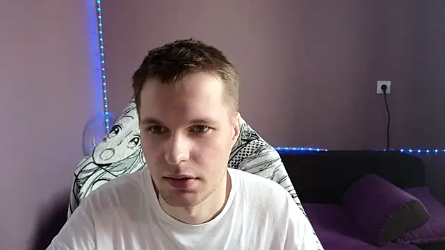 Snapshot of Leonnextdoor chatting on 03/06/25, 06:52 Leonnextdoor online show from 03/06/25, 06:52