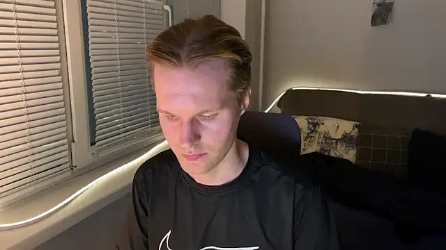 Snapshot of Leonnextdoor chatting on 01/09/26, 09:16 Leonnextdoor online show from 01/09/26, 09:16