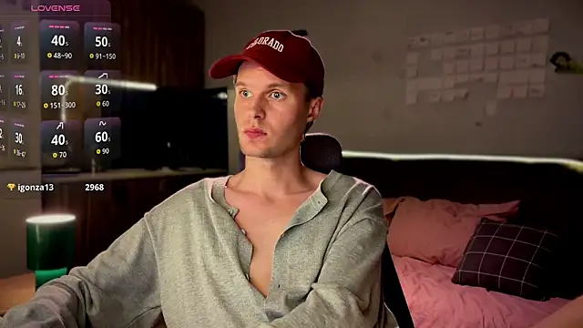 Snapshot of Leonnextdoor chatting on 06/18/26, 10:03 Leonnextdoor online show from 06/18/26, 10:03
