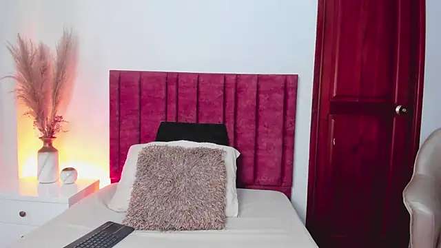 EloiseQuinn online show from 09/16/25, 01:12