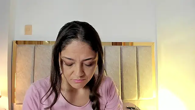 EloiseQuinn online show from 10/14/25, 01:23