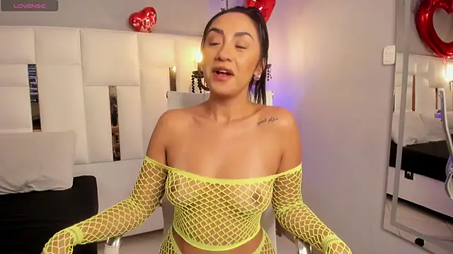 Snapshot of MAGIC_AURORAA chatting on 02/20/25, 02:57 MAGIC AURORAA online show from 02/20/25, 02:57