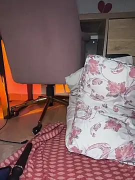 Ninabrunette18 online show from 11/09/25, 03:05